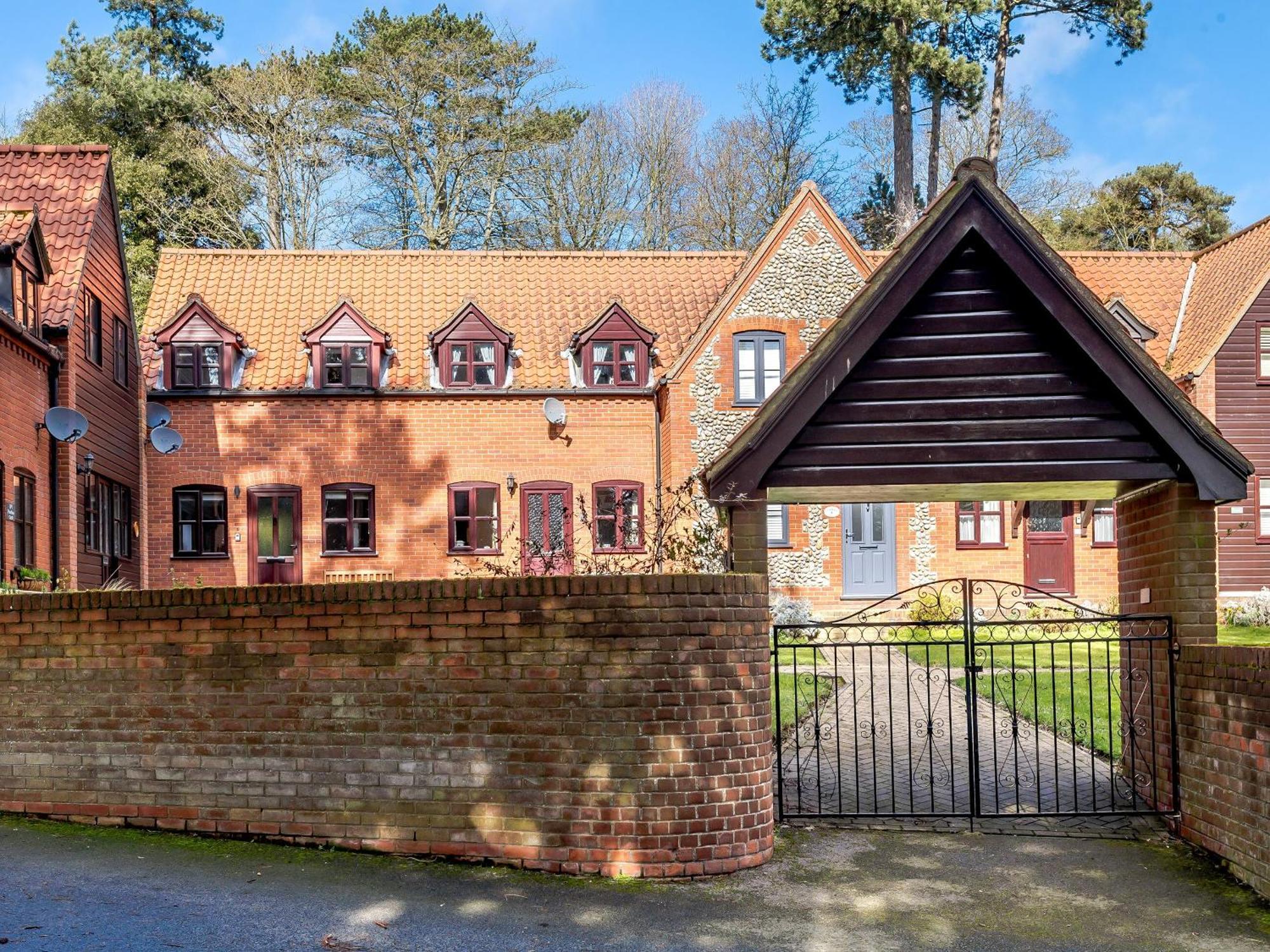 Fir View Cottage 克罗默 外观 照片